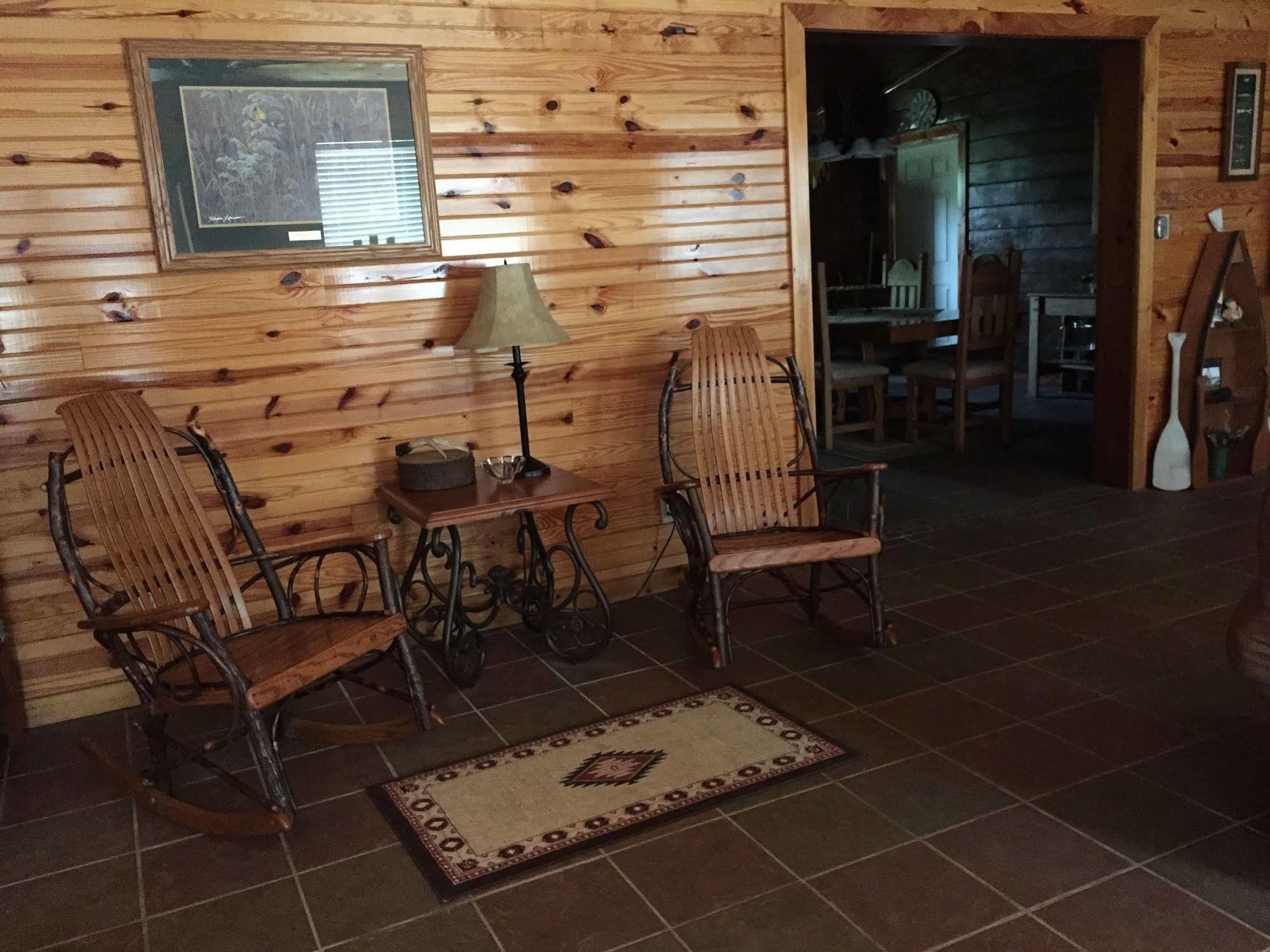 Whip Or Wheel Cabins Holdenville 外观 照片
